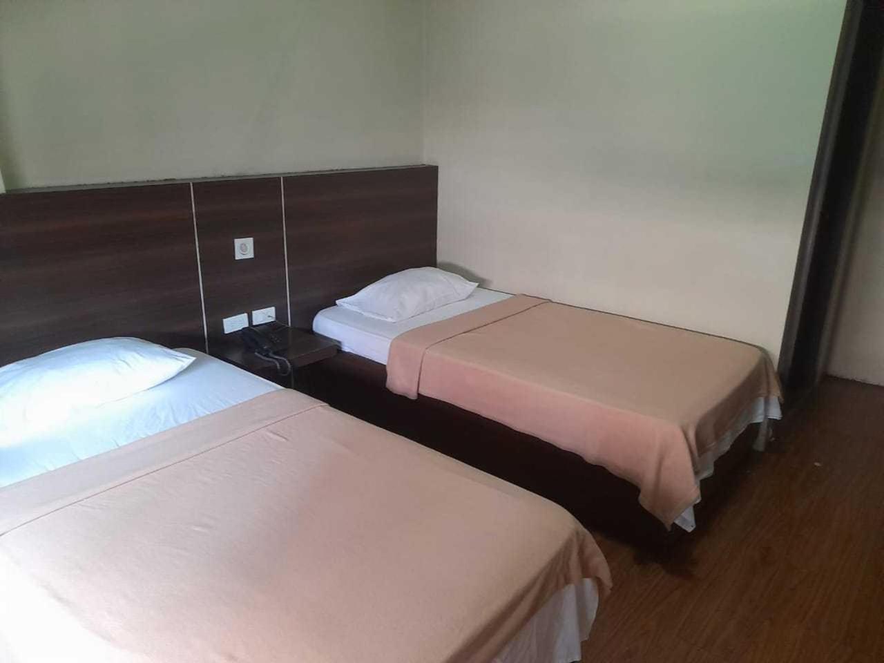 Oyo 1011 First Hotel Manila Ngoại thất bức ảnh